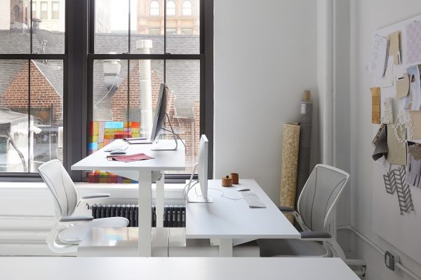 Float Table – White (1200) Office Set Up