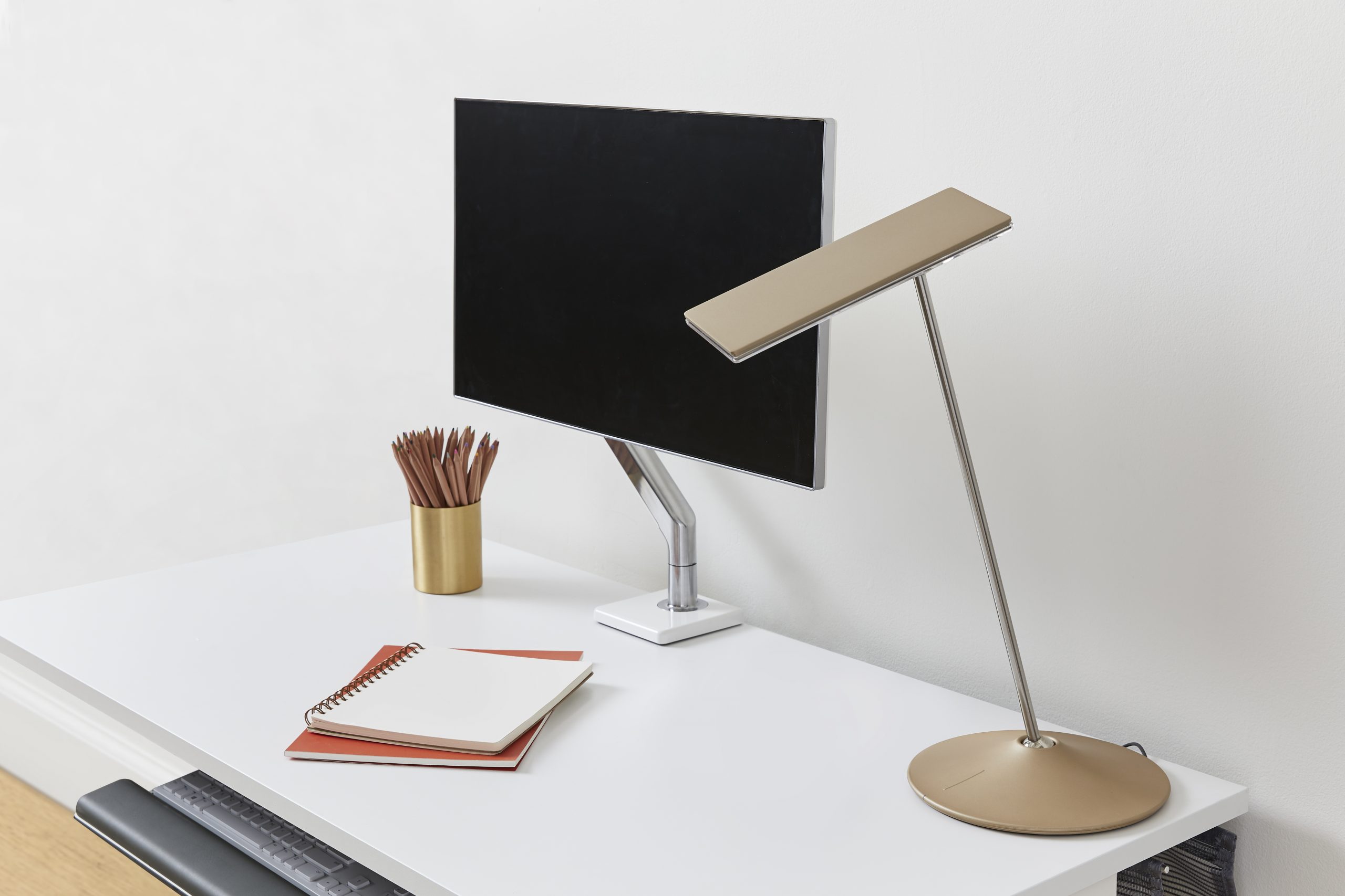 Humanscale M2.1 Single Clamp Mount Upto 7 Kg Humanscale M2.1 Single Clamp Mount Upto 7 Kg