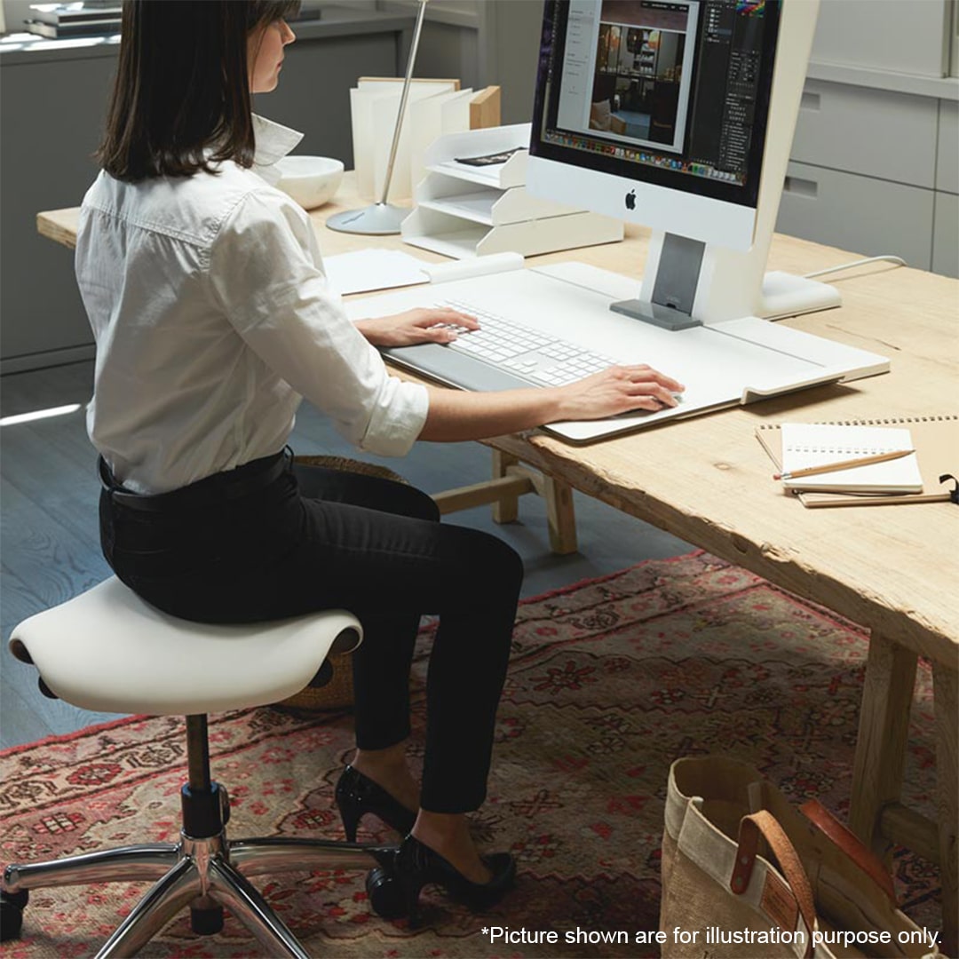 4-min SADDLE STOOL - Polished Aluminium - Bizon 458